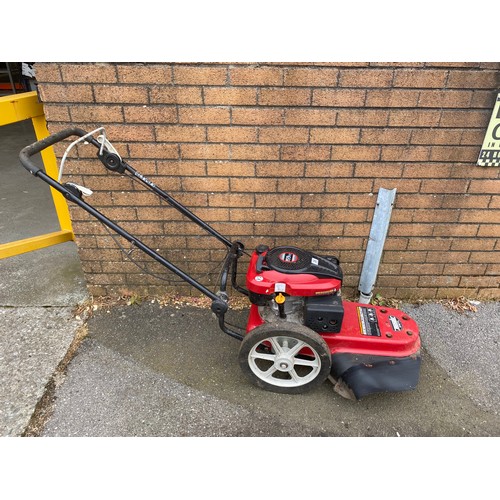 38 - Tondu HWTL with a loncin 159cc gasoline engine lawn mower. It starts and runs.