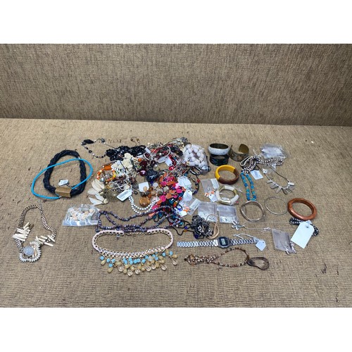 428 - Large selection of costume jewellery.