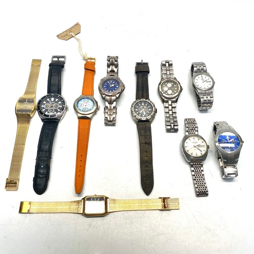 818 - Collection of watches (all working).