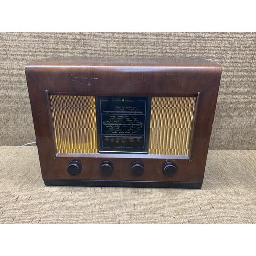 1037 - bush ac11 vintage wooden case valve radio.