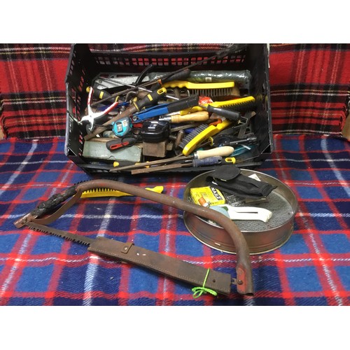157 - Large selection of mixed tools including pipe cutter, screwdrivers and files
