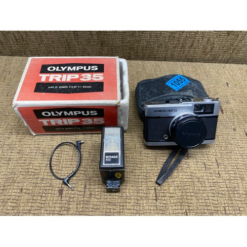 1055 - Olympus trip 35 camera with box, case and flash