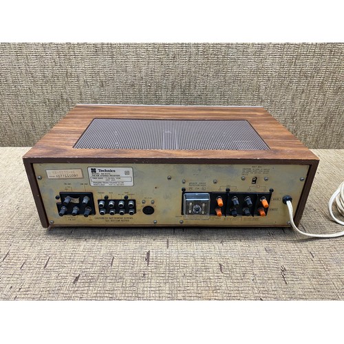 1064 - technics FM-AM stereo receiver SA-5170 made in japan.