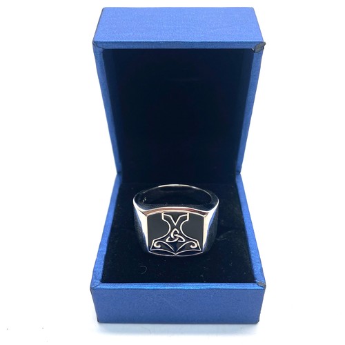 832 - Men's Celtic silver ring by Jo Wisdom size W.