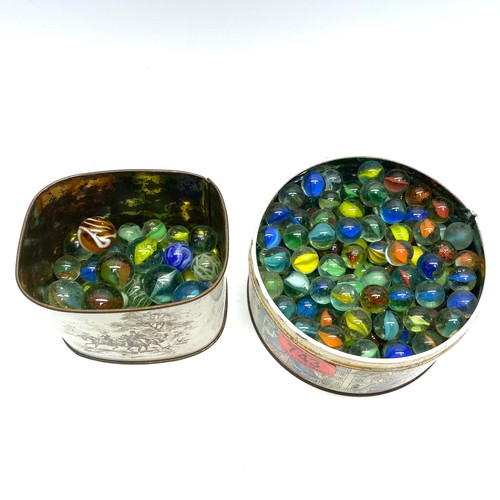 743 - Collection of marbles.