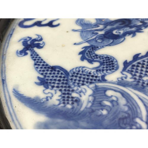 1092 - Antique Chinese blue and white four-clawed dragon porcelain circular plaque, for table screening wit... 