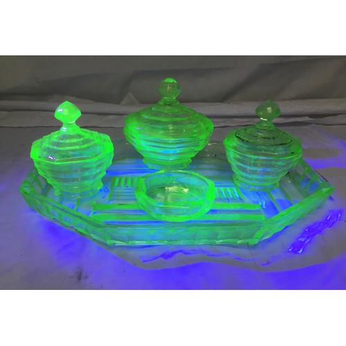 500 - Vintage Uranium glass dressing table set