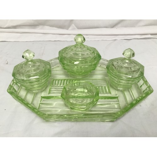 500 - Vintage Uranium glass dressing table set