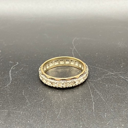 876 - 9ct gold ring size Q and 3.3g.