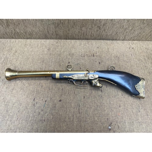 1121 - Vintage decorative blunderbuss.