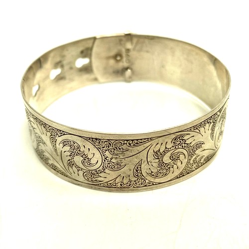 769E - Sterling silver belt buckle bracelet, Hallmarks for Chester 1946 by Charles Horner.