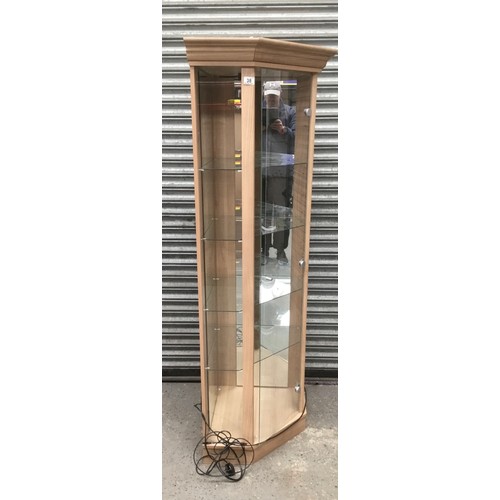 38 - Corner unit display cabinet 184cm.