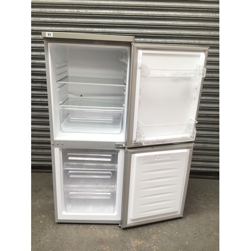 89 - Frigidaire 50/50 fridge freezer FRE196AS