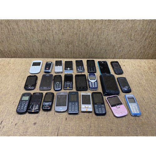 467 - Selection of mobile phones including: Samsung, nokia and sony.