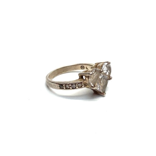 899 - Silver heart ring with CZ and small diamonds to the shoulders. Size L.