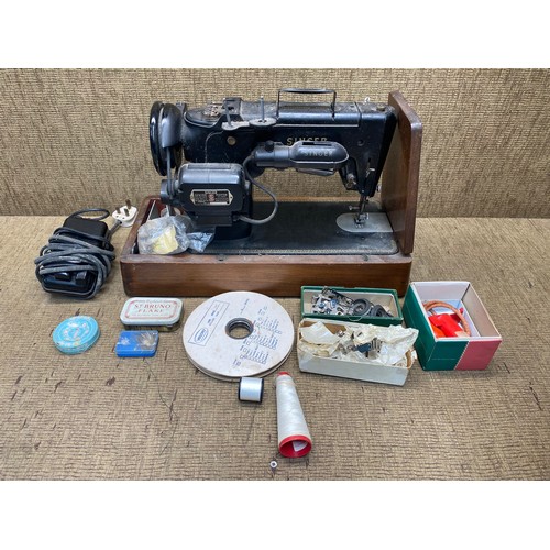 1141 - Vintage Singer 319K Heavy duty and semi industrial sewing machine.