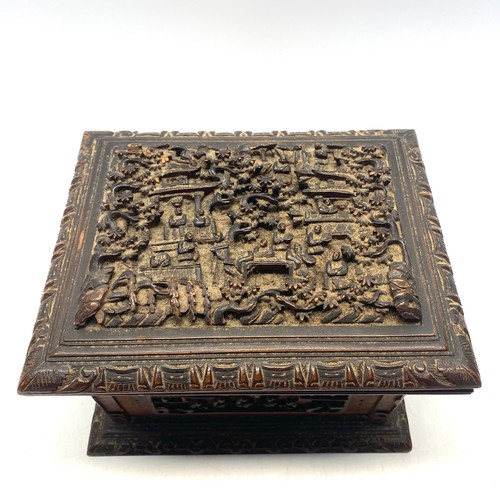 945 - Chinese canton carved wooden jewellery box, 19th century; 20cm x 12cm.