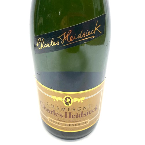 950 - Charles Heidsieck champagne brut reserve 750ml.