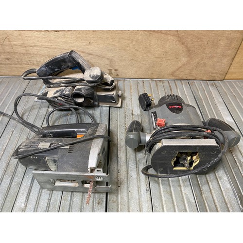 305 - Mixed electricals including: Power planer, router and jigsaw.