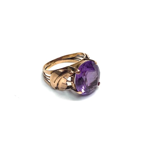 931 - Antique 9ct rose gold ring (tested as 14k) with large amethyst purple stone (Arabic hallmarks) 4.1g ... 