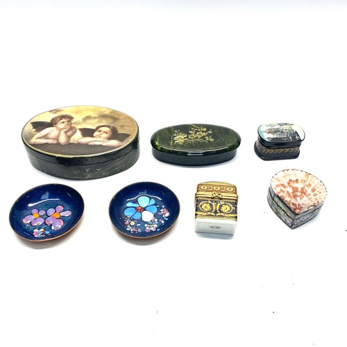 618 - Selection of collectible trinket boxes.