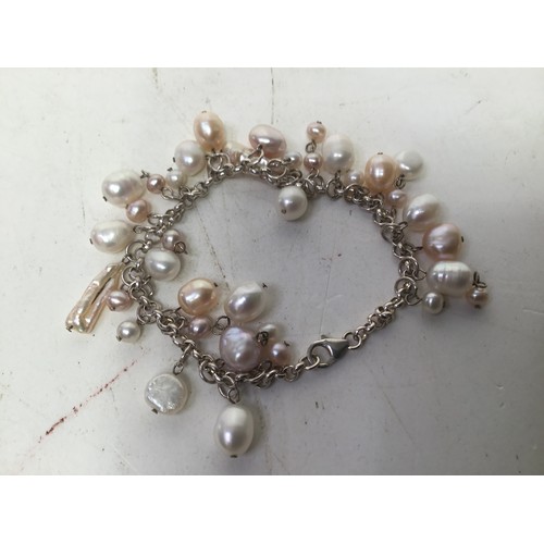 896 - Silver and pearl bracelet boxed