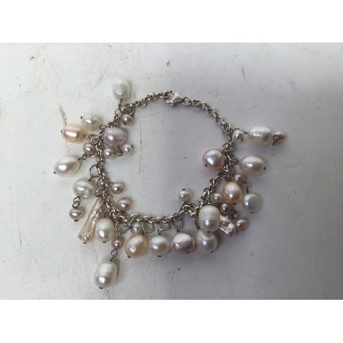 896 - Silver and pearl bracelet boxed