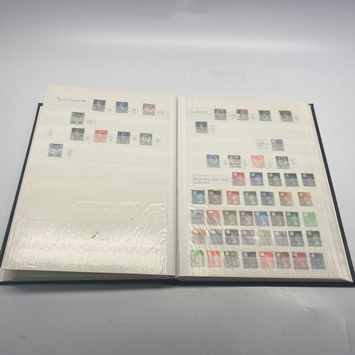 909 - A collection of mint GB stamps.