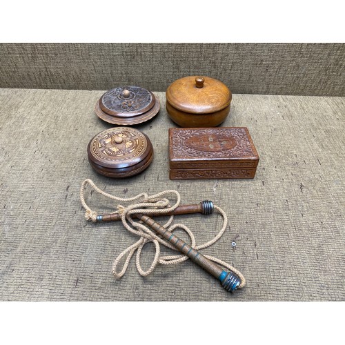 508 - selection of vintage treen including trinket bowls, skipping rope and hand carved jewellery box.