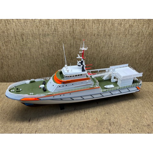 1031 - plastic model sar ship.