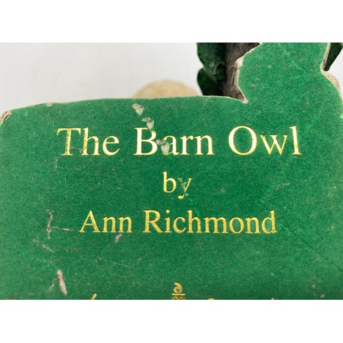 654 - anne richmond border fine arts barn owl 22cm