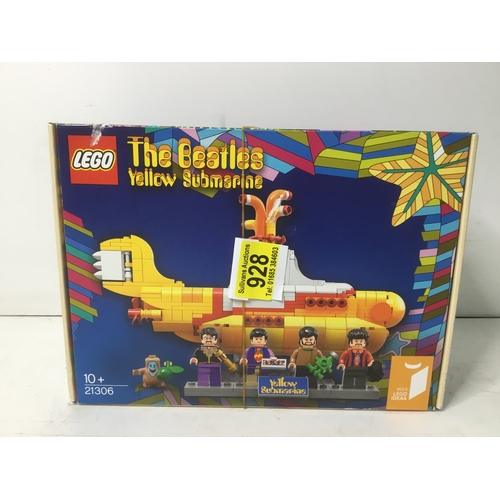 928 - Lego The Beatles Yellow Submarine in original box