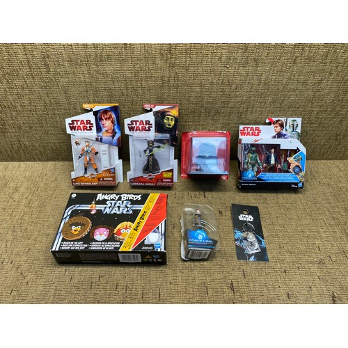 480 - Collection of Star Wars memorabilia and figures including: Luke Skywalker X-wing fighter pilot, Han ... 