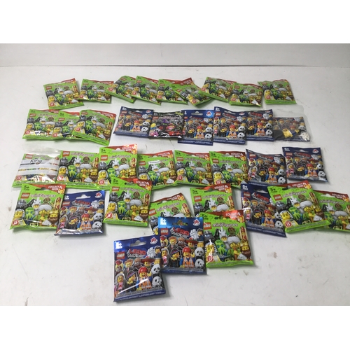 1132 - A quantity of Lego mini figures