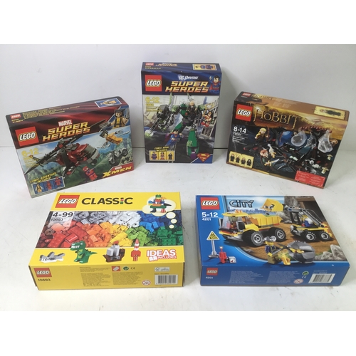 1136 - A collection of boxed Lego Including DC supper heroes and the Hobbit