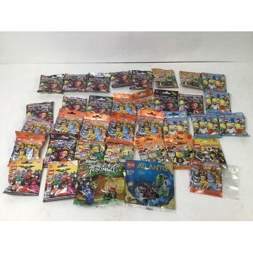 1139 - A quantity of Lego mini figures