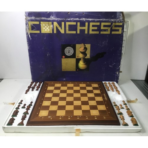 1177 - Large Conchess chess set with light up board