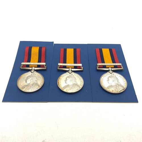 951 - 3 Queens South Africa Medals awarded to PTE F.Harvey 5084, PTE E.White 4438 and PTE J.Durbin 5302 wi... 