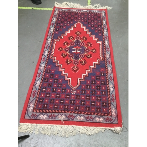 732 - Vintage Oriental hand made rug 167cm x 78cm