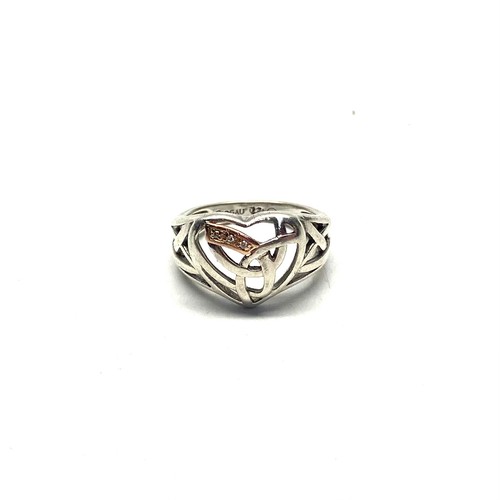 880 - Clogau gold and silver ring. Size J and 3.8g. with original box. (retired)