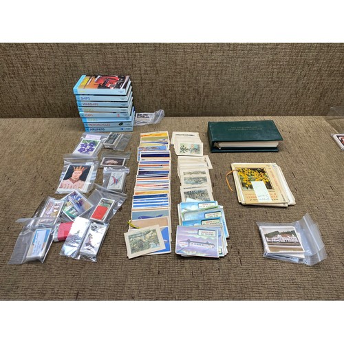 465 - Collection of Observer books and cigarette cards.