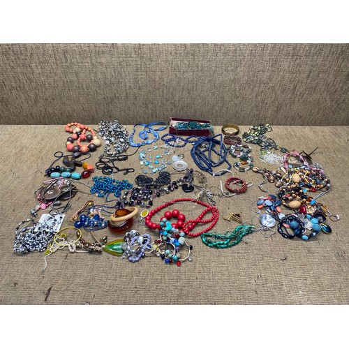 490 - Large amount of vintage costume jewellery