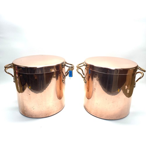 1025 - Pair of gorgeous copper stock pots with brass handles.