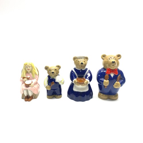 669 - The Official International Wade Collectors Club goldilocks Figures including: Goldilocks, Daddy Bear... 