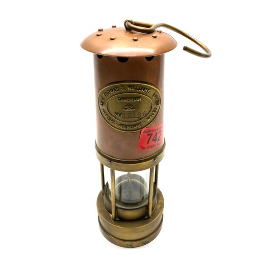 742 - Thomas and Williams miners lamp Cambrian 18186