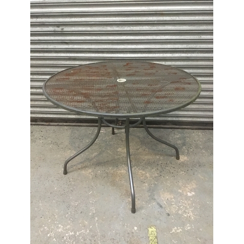 285 - Round metal outdoor garden table 100cm