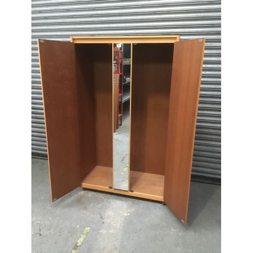 291 - Schreiber double wardrobe 167cm x 112cm x 50cm