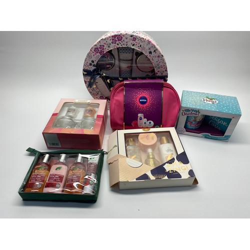 750 - Collection of gift sets including: Yankie candle and Baylis and Harding.