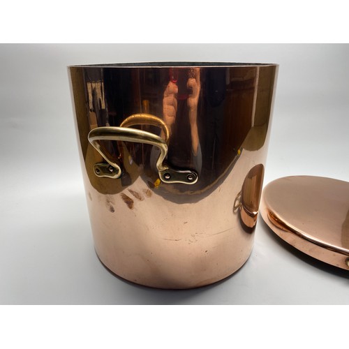 1025 - Pair of gorgeous copper stock pots with brass handles.