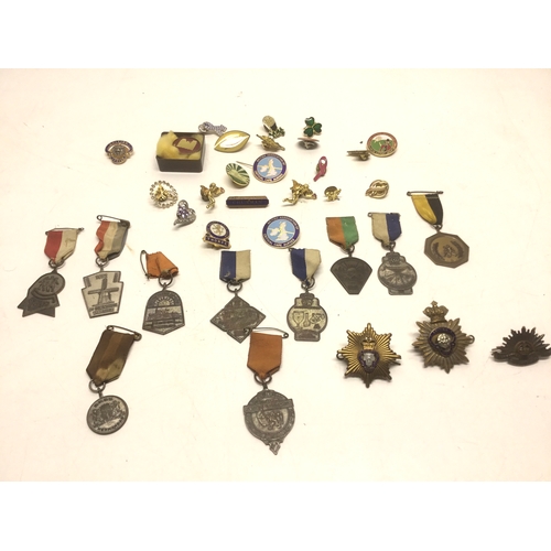 527 - Vintage walking medals, quantity of pin badges and cap badges